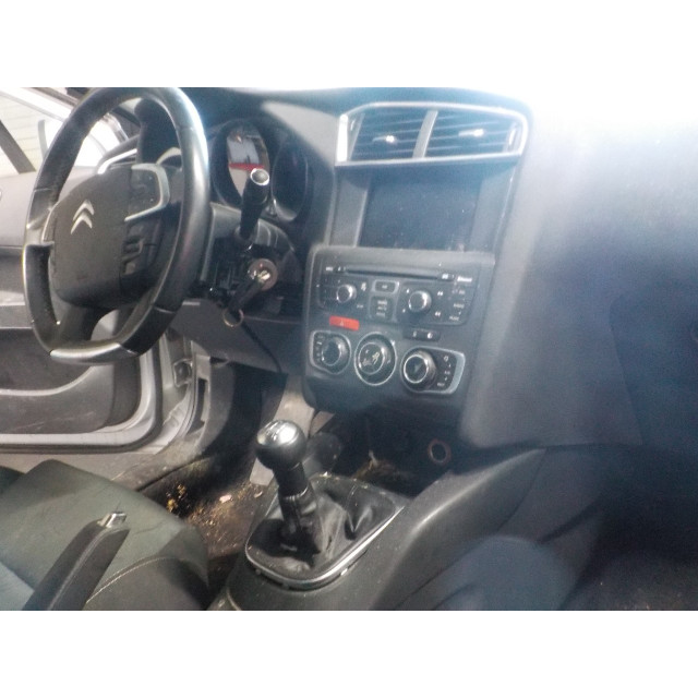 Control panel miscellaneous Citroën C4 Berline (NC) (2010 - present) 5-Drs. 1.6 Hdi 90 (DV6DTEDM(9HJ))