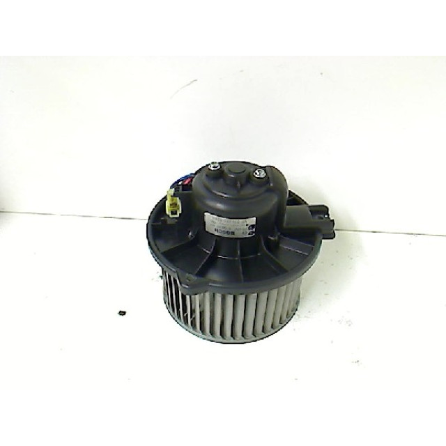 Heater fan motor Mitsubishi Space Star (DG) (1998 - 2004) MPV 1.3 16V (4G13)