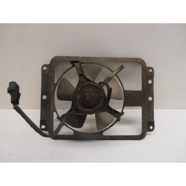 Cooling fan motor Kia Pregio (TB) (2002 - present) Van 2.5 TCi (D4BH)