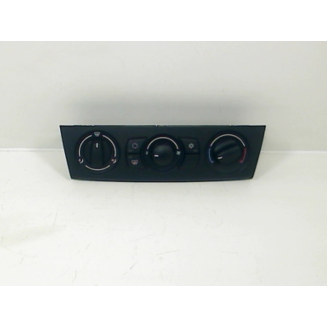 Heater control panel BMW 1 serie (E87/87N) (2003 - 2012) 5-Drs. 118d 16V (M47N(204D4))