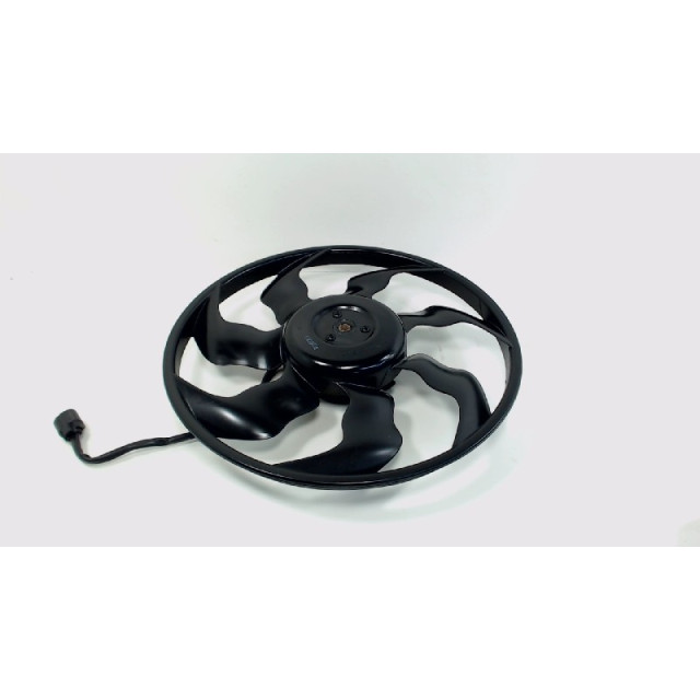 Cooling fan motor Kia Pro cee'd (EDB3) (2008 - 2000) 3-Drs. 1.6 CRDi 16V (D4FB)