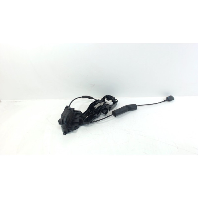 Locking mechanism door electric central locking front right Renault Scénic III (JZ) (2009 - 2016) MPV 1.5 dCi 110 (K9K-J836)