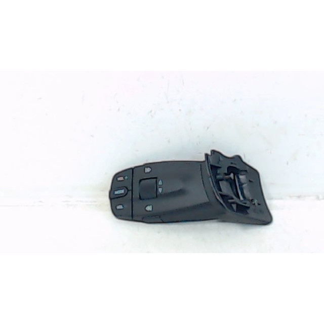 Radio control Seat Ibiza IV SC (6J1) (2010 - 2017) Hatchback 3-drs 1.2 TSI (CBZB)