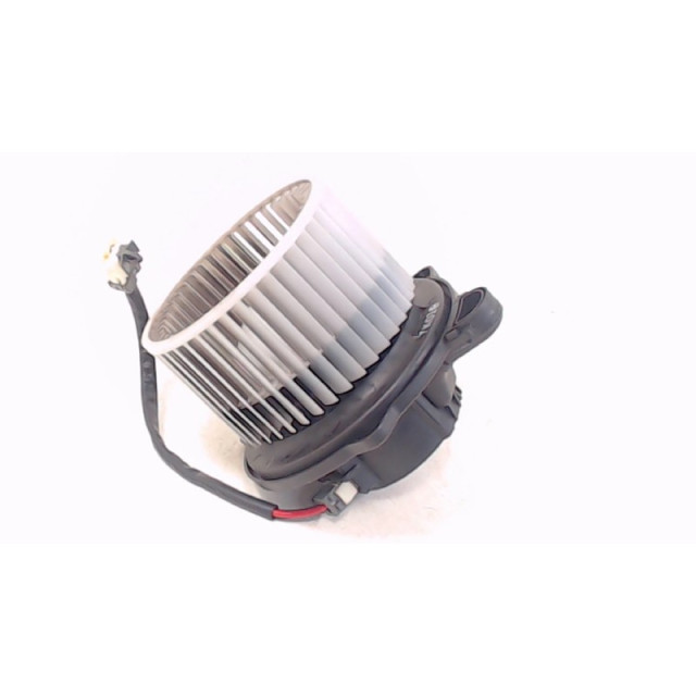 Heater fan motor Kia Pro cee'd (EDB3) (2008 - 2012) Hatchback 3-drs 1.6 CRDi 16V (D4FB)