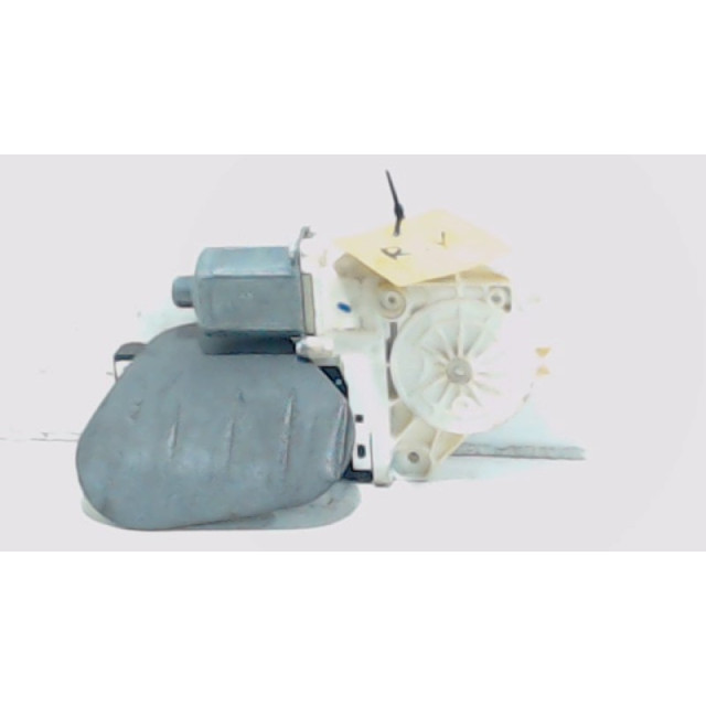 Electric window motor front right Renault Laguna III Estate (KT) (2007 - 2015) Combi 5-drs 2.0 dCi 16V 130 (M9R-744)