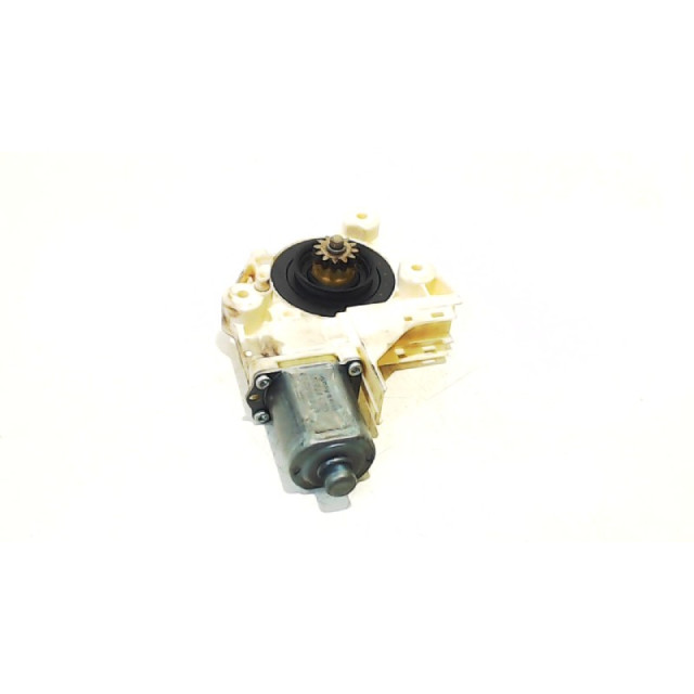 Electric window motor front right Ford Focus 2 (2005 - 2012) Hatchback 1.6 TDCi 16V 90 (HHDA(Euro 3))