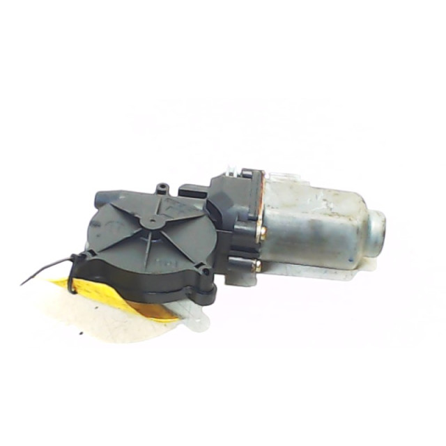 Electric window motor front right Citroën Jumpy (BS/BT/BY/BZ) (1999 - 2006) Van 2.0 HDi 90 (DW10BTED(RHX))