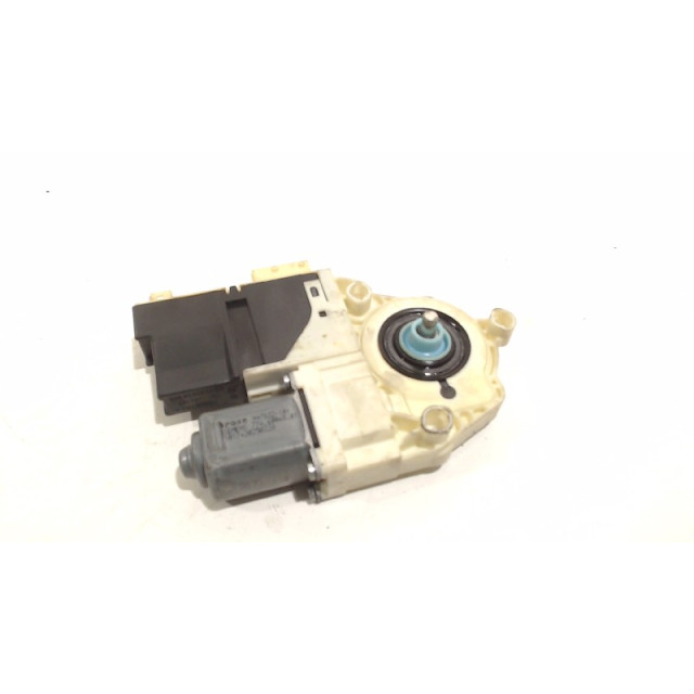 Electric window motor front right Peugeot 307 Break (3E) (2003 - 2008) 1.6 HDiF 110 16_V (DV6TED4(9HZ))