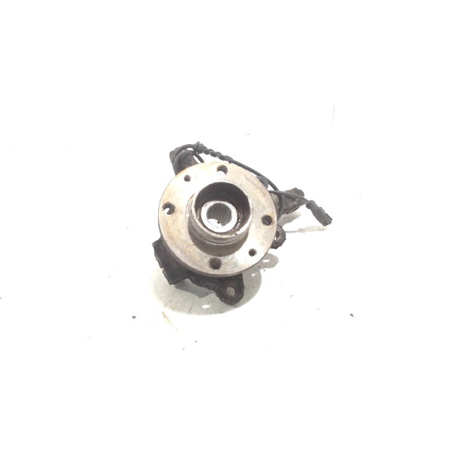 Hub front right Renault Twingo II (CN) (2007 - 2014) Hatchback 3-drs 1.2 (D7F-800(Euro 4))