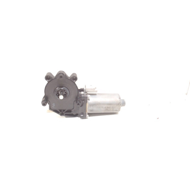Electric window motor front right Peugeot Partner (2005 - 2008) Van 1.6 HDI 75 (DV6BTED4(9HW))