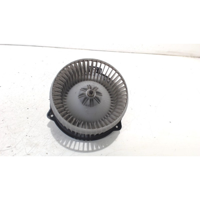 Heater fan motor Suzuki Liana (ERC/ERD/RH4) (2001 - 2008) Hatchback 5-drs 1.6 MPi 16V (M16A)