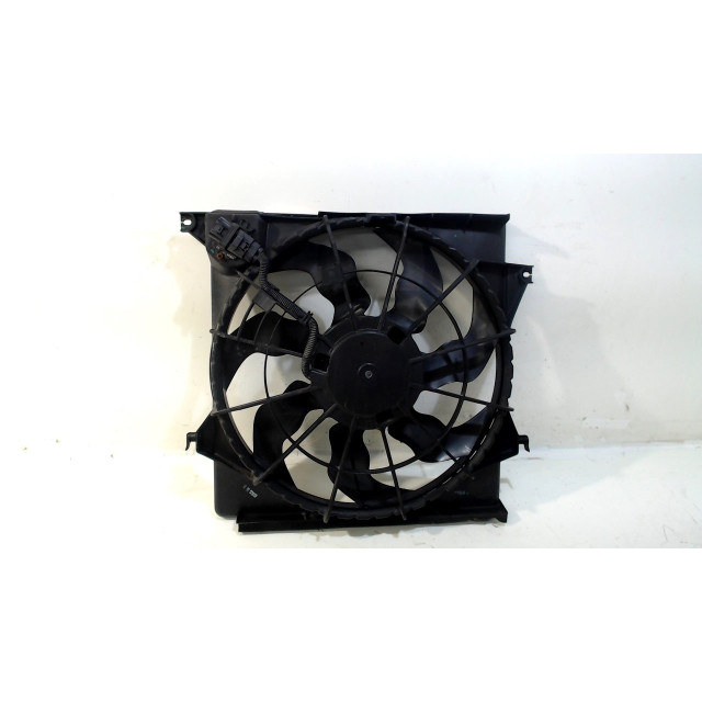 Cooling fan motor Hyundai iX35 (LM) (2010 - 2015) SUV 2.0 CRDi 16V 4x4 (D4HA)