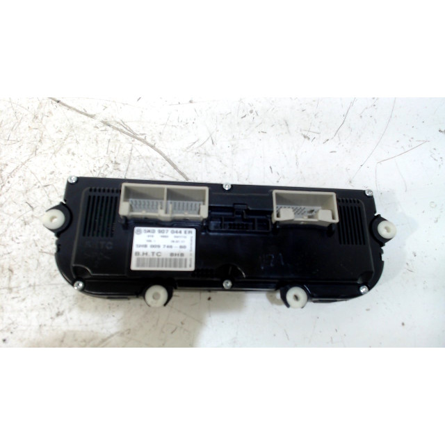 Heater control panel Volkswagen Tiguan (5N1/2) (2010 - 2016) SUV 2.0 TDI 16V Blue Motion (CFFD)