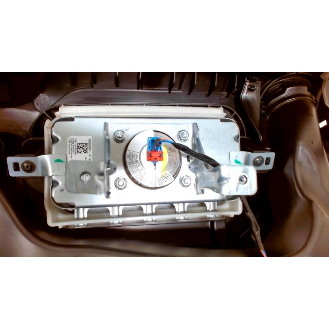 Dashboard Renault Twingo III (AH) (2014 - present) Hatchback 5-drs 1.0 SCe 70 12V (H4D-400(H4D-A4))