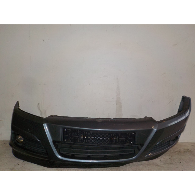 Front bumper Vauxhall / Opel Astra H (L48) (2004 - 2010) Hatchback 5-drs 1.6 16V Twinport (Z16XEP(Euro 4))
