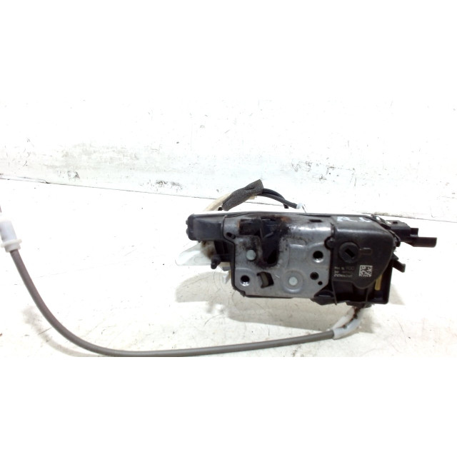 Locking mechanism door electric central locking front right Citroën C4 Cactus (0B/0P) (2014 - present) Hatchback 5-drs 1.6 Blue Hdi 100 (DV6FD(BHY))