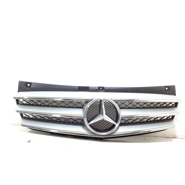 Grille Mercedes-Benz-Benz Vito (639.6) (2010 - present) Van 2.2 116 CDI 16V Euro 5 (OM651.940)