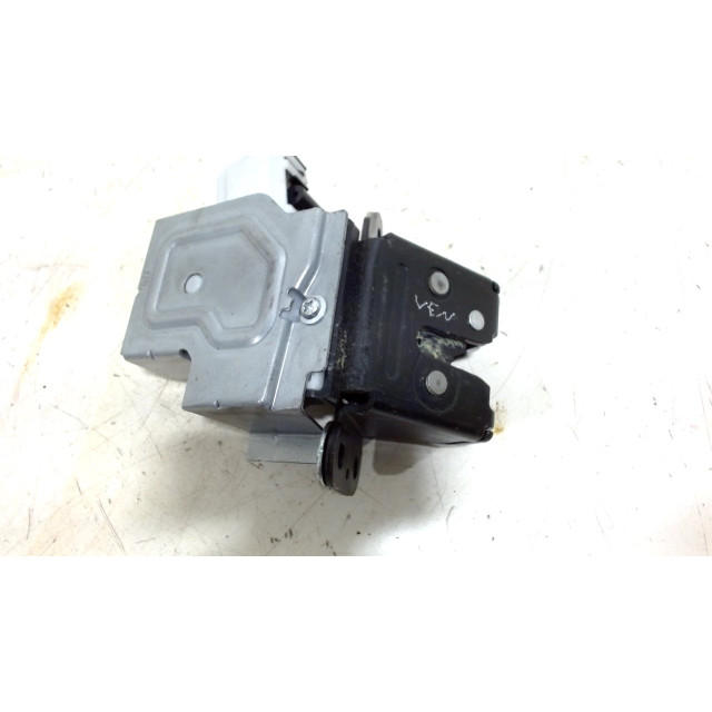 Locking mechanism bootlid tailgate electric Mazda 2 (DE) (2010 - 2015) Hatchback 1.3 16V MZR (ZJVE)