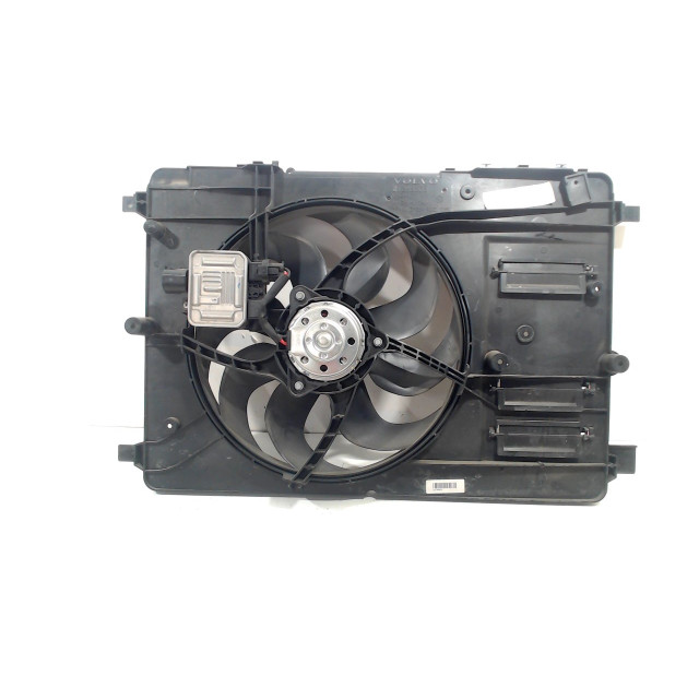 Cooling fan motor Volvo V40 Cross Country (MZ) (2015 - 2019) 2.0 D3 16V (D4204T9)
