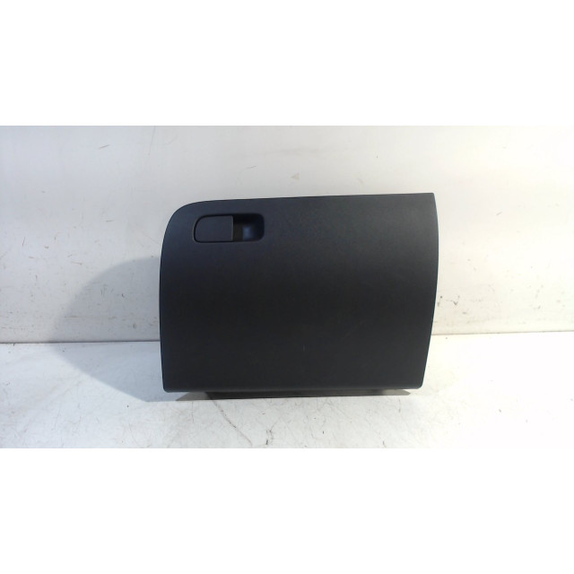 Glove box Skoda Octavia Combi (5EAC) (2014 - 2020) Combi 5-drs 1.4 TSI 16V (CZDA(Euro 6))