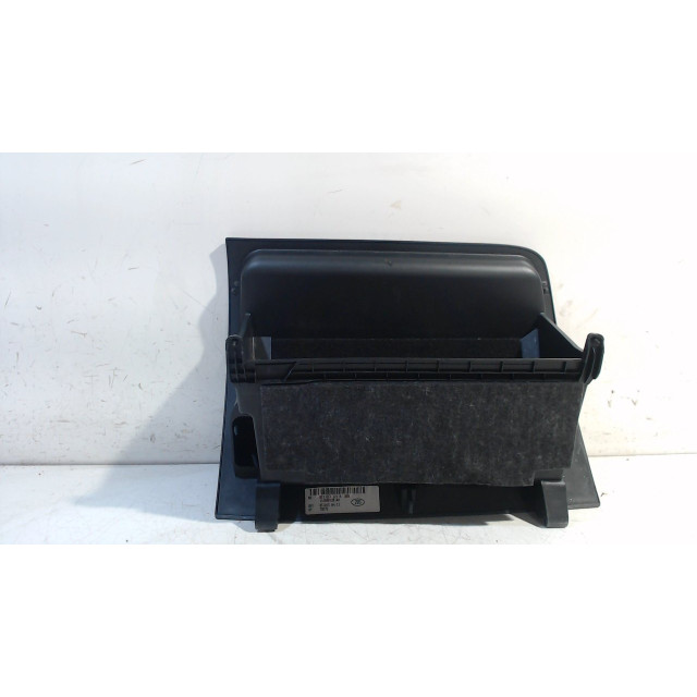 Glove box Skoda Octavia Combi (5EAC) (2014 - 2020) Combi 5-drs 1.4 TSI 16V (CZDA(Euro 6))