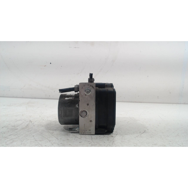 Abs pump Peugeot 308 SW (L4/L9/LC/LJ/LR) (2014 - 2021) Combi 5-drs 1.6 HDi 115 (DV6C(9HC))