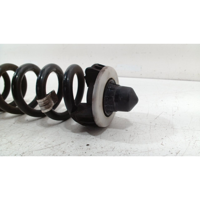 Coil spring rear left or right interchangeable BMW 3 serie (G20) (2019 - present) Sedan 320i 2.0 TwinPower Turbo 16V (B48-B20A)