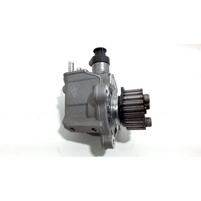 Diesel fuel pump Skoda Superb Combi (3TAC/TAF) (2009 - 2015) Combi 2.0 TDI 16V (CFFB)