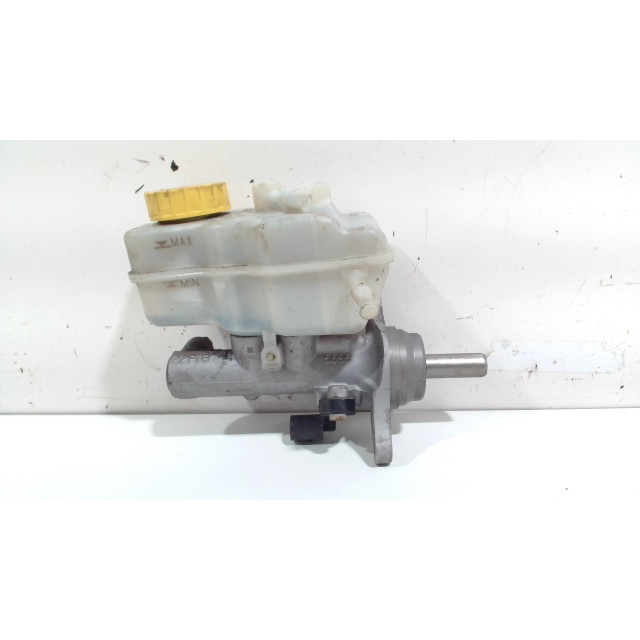 Brake master cylinder Skoda Fabia III Combi (NJ5) (2014 - present) Combi 1.4 TDI 16V 90 Greentech (CUSB)