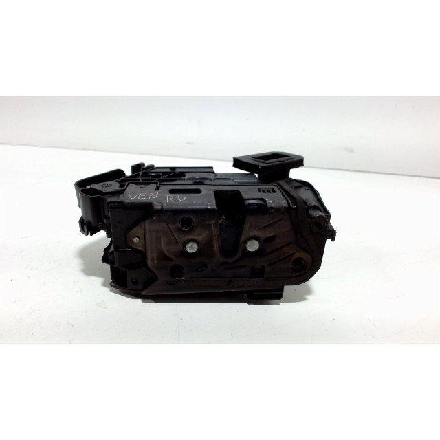 Locking mechanism door electric central locking front right Volkswagen Touran (5T1) (2016 - 2021) MPV 1.6 TDI SCR BlueMotion Technology (DGDA)