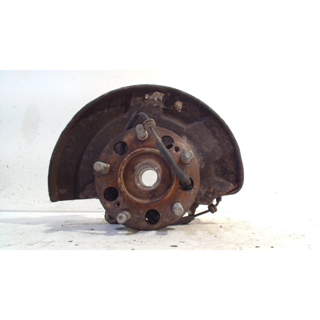 Hub front left SsangYong Rexton (2006 - present) SUV 2.7 Xdi RX270 XVT 16V (OM665.935)