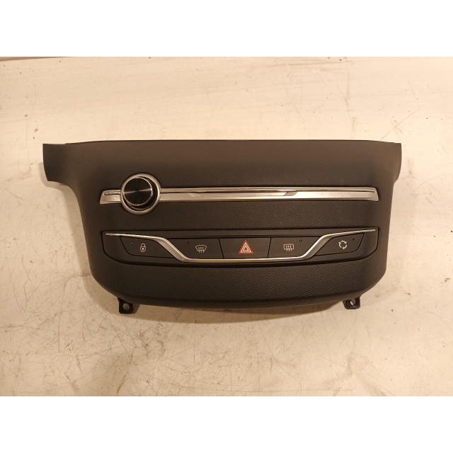 Radio control Peugeot 308 (L3/L8/LB/LH/LP) (2014 - 2021) Hatchback 1.6 BlueHDi 100 (DV6FD(BHY))