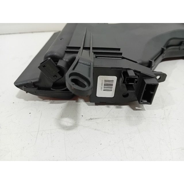 Heater element housing BMW 5 serie Touring (F11) (2013 - 2017) Combi 550i V8 32V TwinPower Turbo (N63-B44A)
