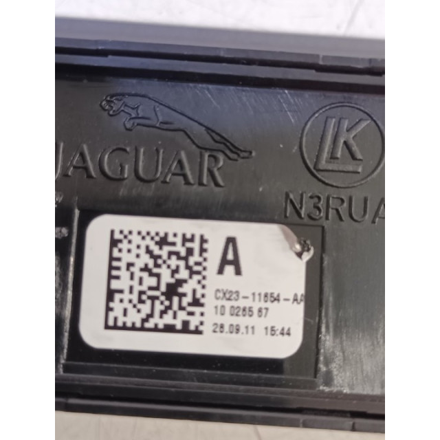 Boot lid switch Jaguar XF (CC9) (2011 - 2015) Sedan 2.2 D 16V (224DT)