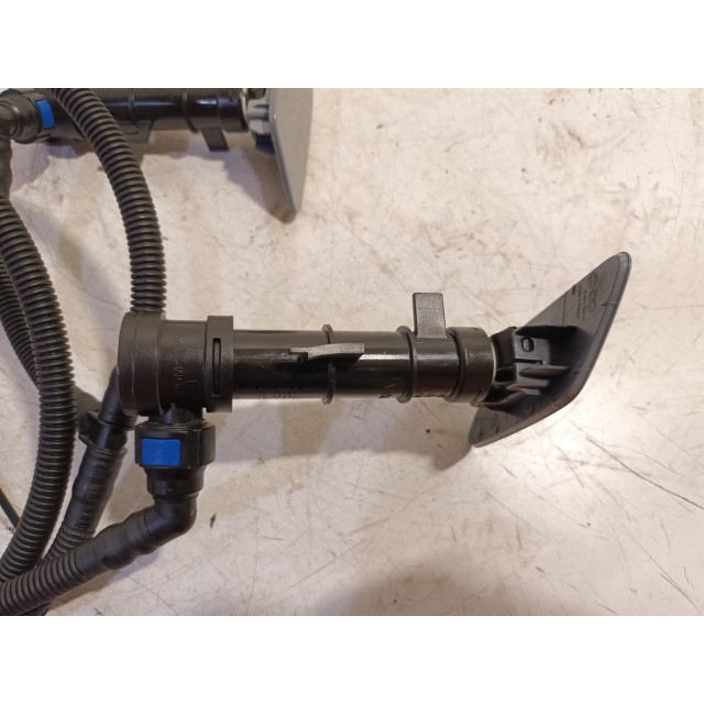 Headlight washer left Skoda Superb Combi (3V5) (2017 - present) Combi 1.5 TSI Evo 16V (DPCA)