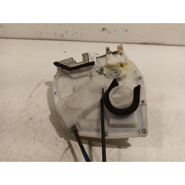 Locking mechanism door electric central locking rear right Suzuki Splash (2010 - 2015) MPV 1.2 VVT 16V (Euro 5))