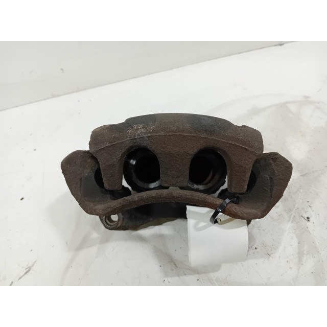 Caliper front right Renault Master III (ED/HD/UD) (2003 - 2010) Chassis-Cabine 2.5 dCi 16V 115 (G9U-724)
