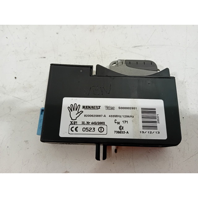 Card reader module Renault Espace (JK) (2011 - 2015) MPV 2.0 dCi 16V 175 FAP (M9R-859)