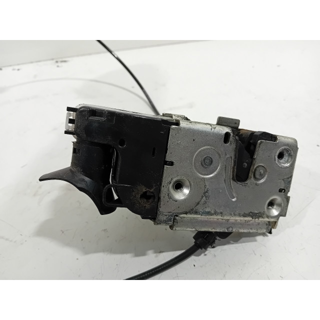 Locking mechanism door electric central locking front left Renault Espace (JK) (2011 - 2015) MPV 2.0 dCi 16V 175 FAP (M9R-859)