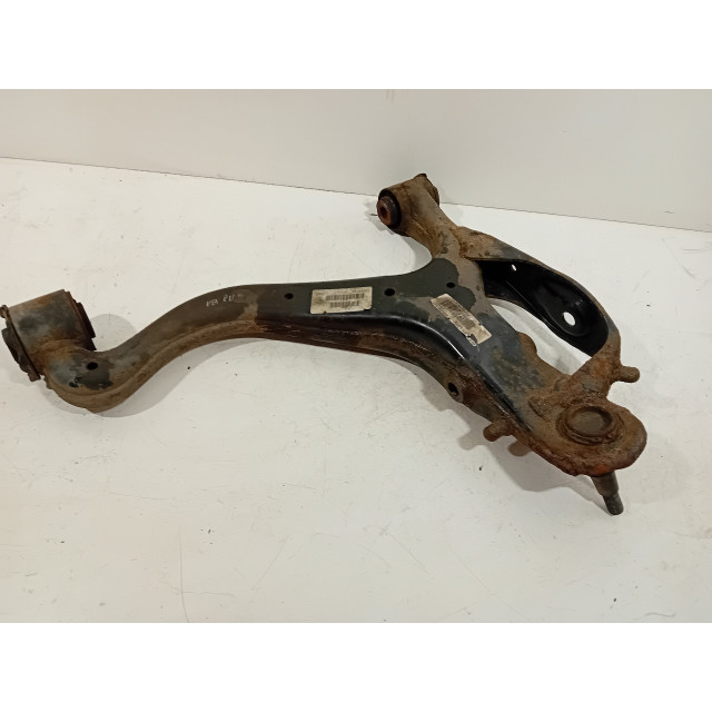 Suspension arm front right Land Rover & Range Rover Discovery III (LAA/TAA) (2004 - 2009) Terreinwagen 2.7 TD V6 (276DT)