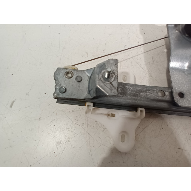 Window mechanism rear right Renault Clio IV (5R) (2012 - present) Hatchback 5-drs 0.9 Energy TCE 90 12V (H4B-400(H4B-A4))