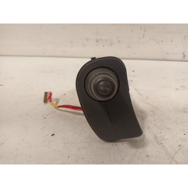 Indicator switch Renault Clio III (BR/CR) (2007 - 2014) Hatchback 1.2 16V TCe 100 (D4F-784(D4F-H7))