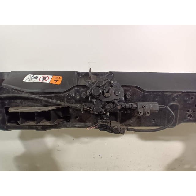 Front edge lock plate Kia Picanto (TA) (2011 - 2017) Hatchback 1.0 12V (G3LA)