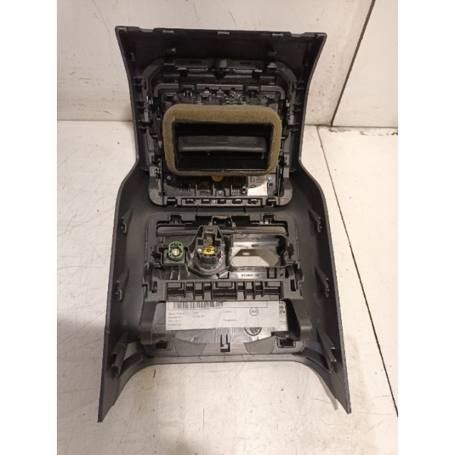 Centre console Skoda Superb (3V3) (2015 - present) Hatchback 2.0 TDI (DFCA)