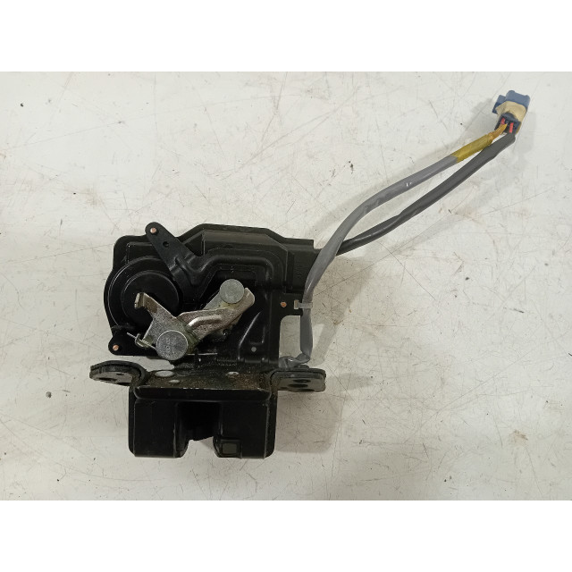 Locking mechanism bootlid tailgate electric Toyota Corolla Verso (R10/11) (2004 - 2009) MPV 1.6 16V VVT-i (3ZZFE)