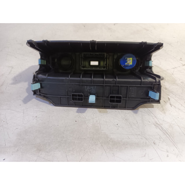 Connection for 12 volts Kia Picanto (JA) (2017 - present) Hatchback 1.0 12V (G3LD)