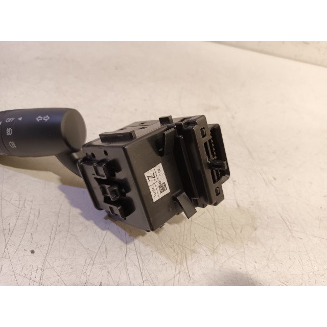 Indicator switch Mazda 2 (DJ/DL) (2014 - 2017) Hatchback 1.5 SkyActiv-G 90 (P5Y8)