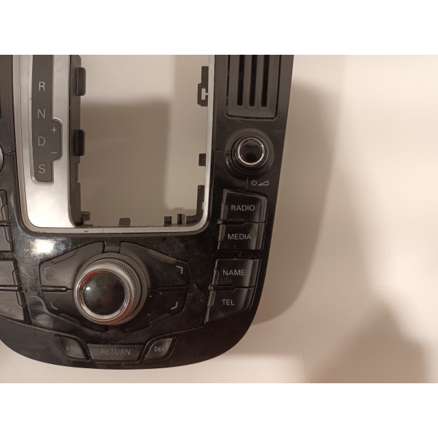 Multimedia control panel Audi A5 Cabrio (8F7) (2009 - 2013) Cabrio 2.0 TFSI 16V Quattro (CDNC(Euro 5))