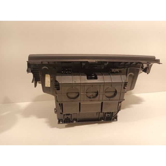 Glove box Land Rover & Range Rover Range Rover Evoque (LVJ/LVS) (2011 - 2019) SUV 2.2 TD4 16V (224DT(DW12BTED4))
