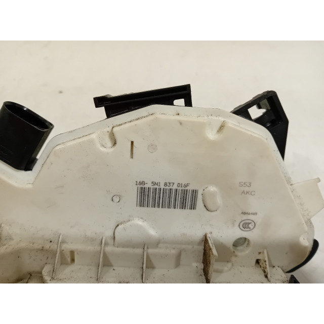 Locking mechanism door electric central locking front right Seat Ibiza ST (6J8) (2012 - 2015) Combi 1.2 TSI (CBZA)